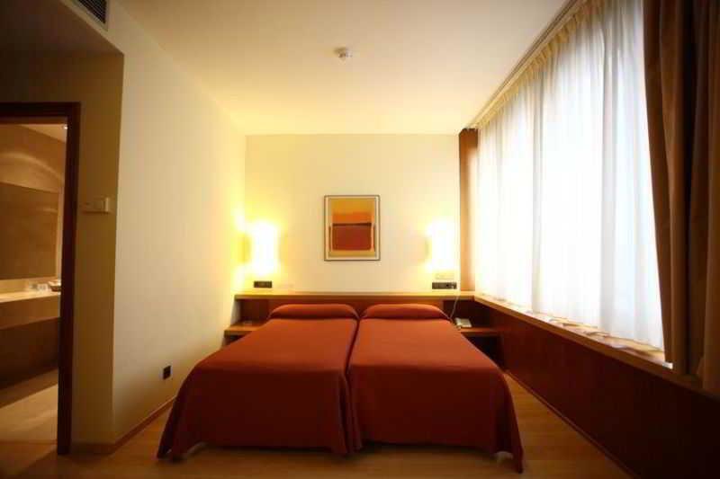 Duque De Wellington Hotel Витория-Гастейс Екстериор снимка