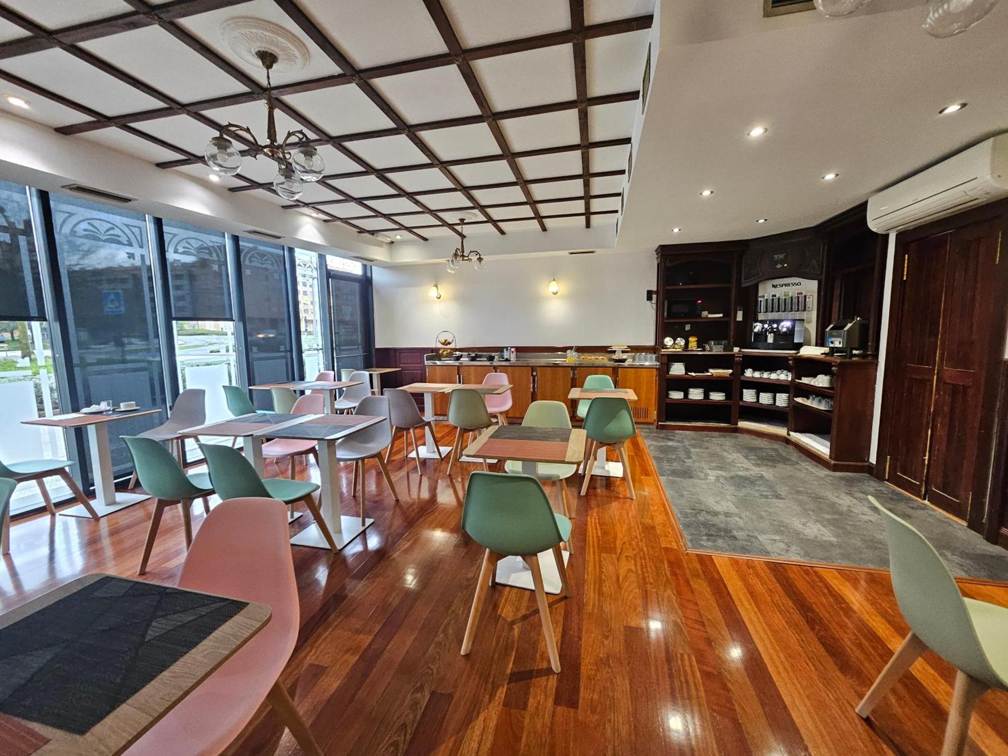 Duque De Wellington Hotel Витория-Гастейс Екстериор снимка