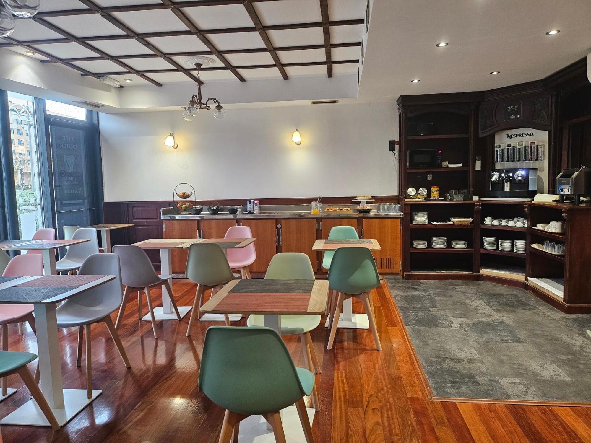Duque De Wellington Hotel Витория-Гастейс Екстериор снимка