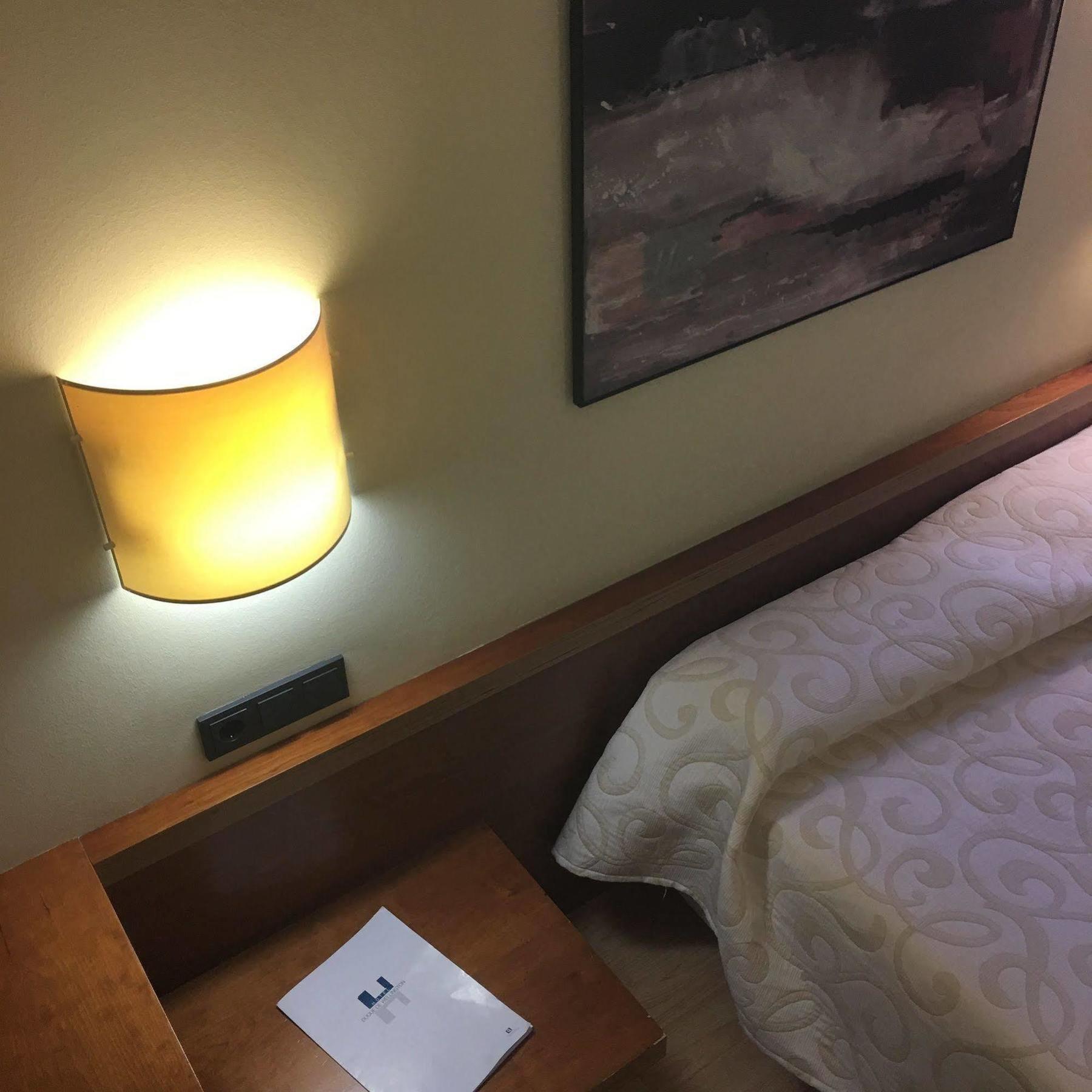 Duque De Wellington Hotel Витория-Гастейс Екстериор снимка