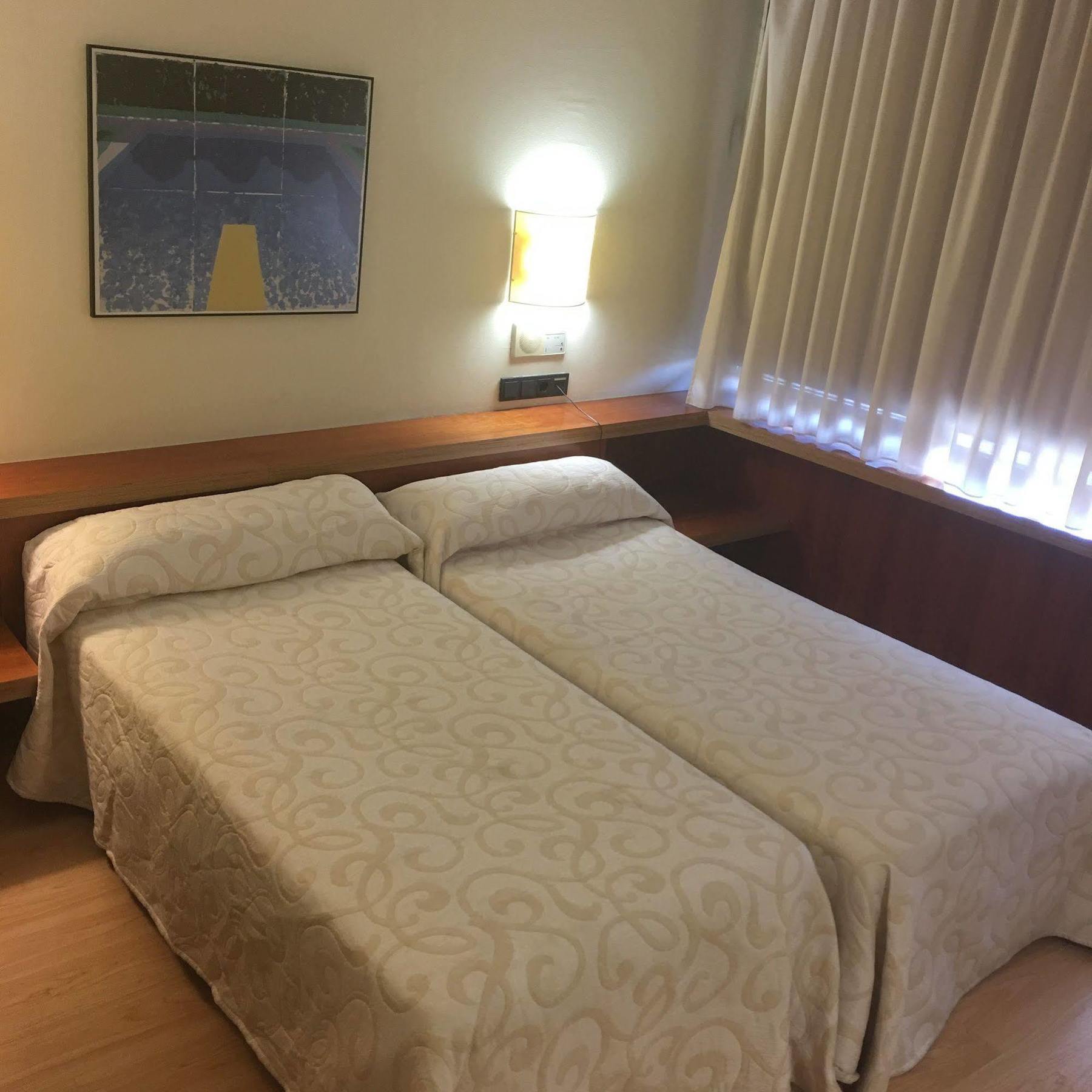Duque De Wellington Hotel Витория-Гастейс Екстериор снимка
